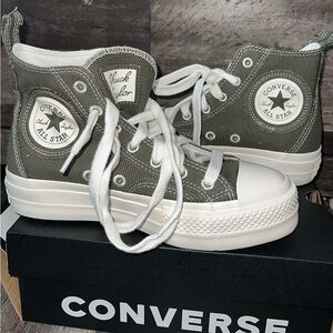Women’s 7 High Top Chuck Taylor’s